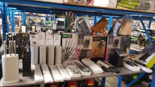 Title: (115/7D) Contents Of Bay Ð Knife Block Set. To Include TaylorÕs Eye Witness, Professional