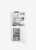 AEG 6000 SCE818F6NS Integrated 50/50 Fridge Freezer RI002999620 Goods are damaged Damaged front/s...