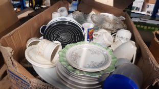 (51/5G) Contents Of Box Ð A Quantity Of Mixed Crockery & Kitchenware. To Include Side Plates, Mug...