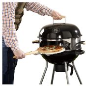 Title: (76/6A) RRP £149.99. The Hairy Bikers 3 In 1 Kettle BBQ With Pizza Stone & Rotisserie. (