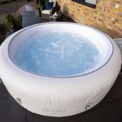 Title: (2/P) RRP £599. Lay Z Spa Vegas Portable Spa. 140 Airjet Massage System. Suitable For Upto