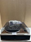 Classic look record player. RRP £100 - GRADE U