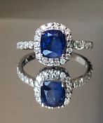 Beautiful Natural Ceylon Royal Blue Sapphire W Natural Diamonds & 18kGold