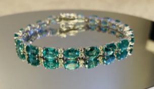 Beautiful 10.41 CTS Natural Emerald Bracelet W Natural Diamonds&18k Gold