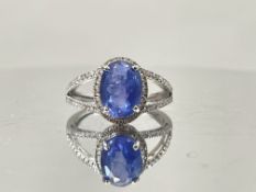Beautiful 2.83 CT Natural Ceylon Cornflour Blue Sapphire Diamonds & 18k Gold