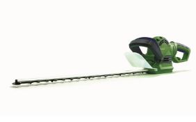 (29/Mez/1D) Lot RRP £115. 2x Powerbase Items. 1x 65cm 710W Electric Hedge Trimmer RRP £65. 1x 55c...