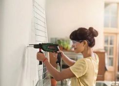 (87/M1A) Lot RRP £152 Ð 2x Bosch Items. 1x Universal Impact Drill 700 RRP £85. 1x Random Orbit Sa...