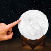 (174/6O) Lot RRP £160. 8x Colour Changing Moon Lamp RRP £20 Each. (All Units Have Return To Manuf...