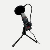 (204/6K) Lot RRP £125. 5x Items. 1x Red5 Gaming Zeta Gaming Microphone RRP £35. 1x Red5 Gaming Ze...