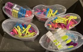 5x Packs of Multi Coloured Clothesline Pegs