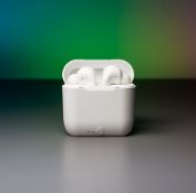 (219/7C) Lot RRP £300. 20x Red5 HE True Wireless Earbuds With Charging Case White RRP £15 Each. (...