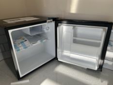 RRP £149 - KTTF4BGB-1014 Kuhla 43L Tabletop Black Mini Fridge - BLACK - NEW & Boxed + Tested work...
