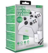 (39/6B) Lot RRP £162. 10x Items. 1x Venom Xbox Single Docking Station White RRP £20. 1x Venom Xbox