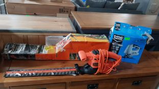 Title: (153/MR1E) Lot RRP £135. 3x Items. 2x Black And Decker 45cm Corded Hedge Trimmer RRP £55 Each