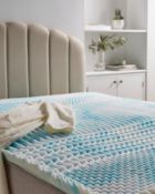 Title: (97/Mez) RRP £94. Sleep Better Five Zone Aurora Foam Support Mattress Topper White & Blue