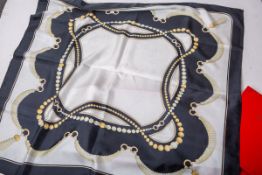 Seidentuch (must de Cartier, Paris)