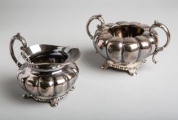 2-teiliges Set von Serviceteilen (James Dixon and Sons, Sheffield, wohl 19. Jh.)