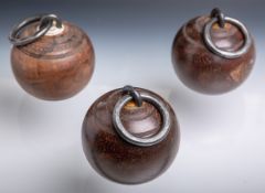 3-teiliges Konvolut von Kegel-Kugeln (England, 19./20. Jh.)