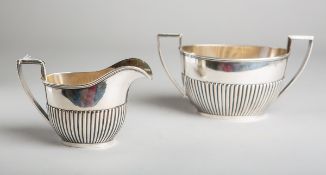 2-teiliges Set von Sahnegießer u. Zuckerdose 800 Silber (Strube u. Sohn, Leipzig)