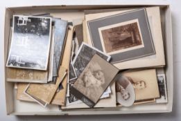 85-teiliges Konvolut alter Fotoaufnahmen (meist um 1900).