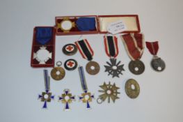 14-teiliges Konvolut von Orden- u. Ehrenzeichen (3. Reich)