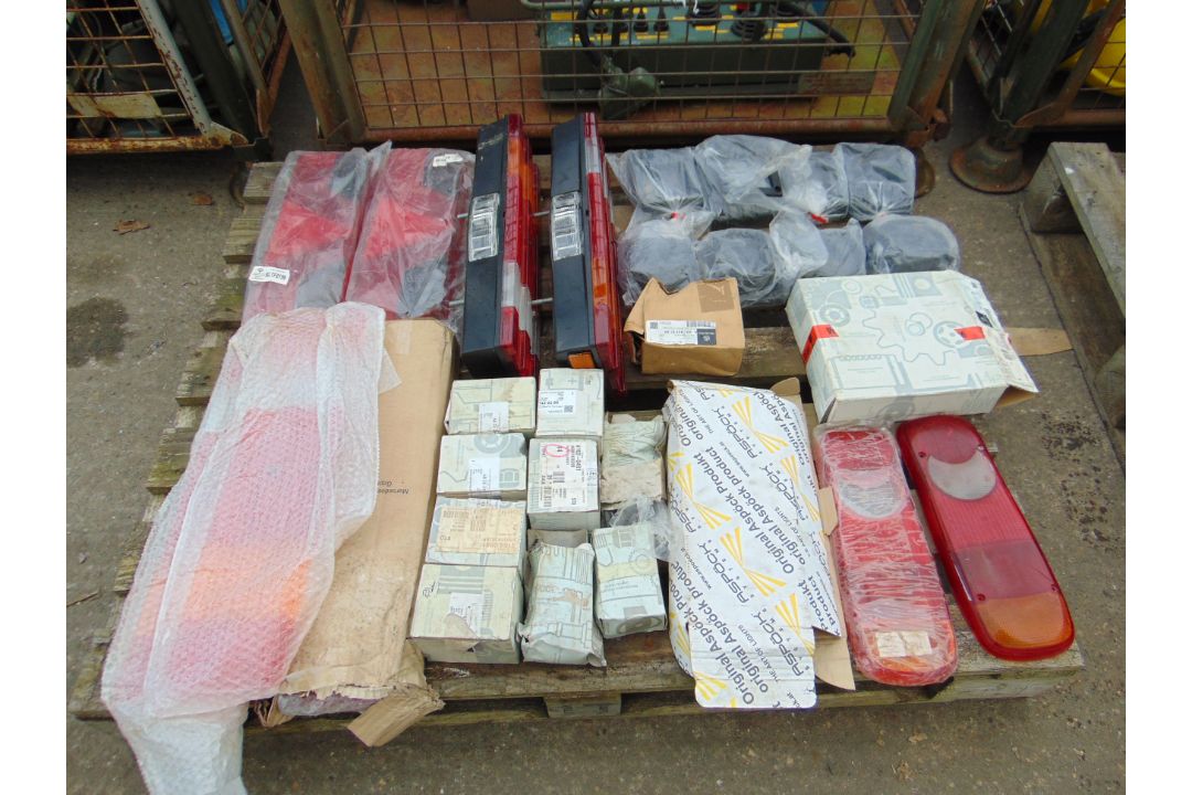 Mixed HGV Light Lenses and Switch Assys - Image 1 of 8