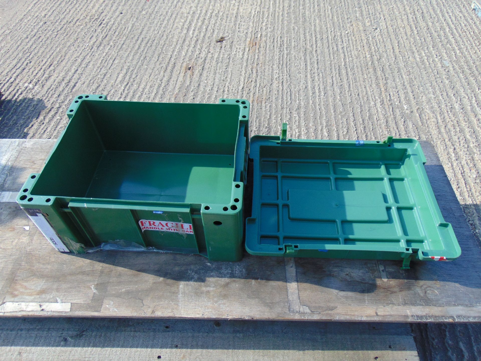 V Useful High Quality Waterproof Transit Case as shown - Image 2 of 3
