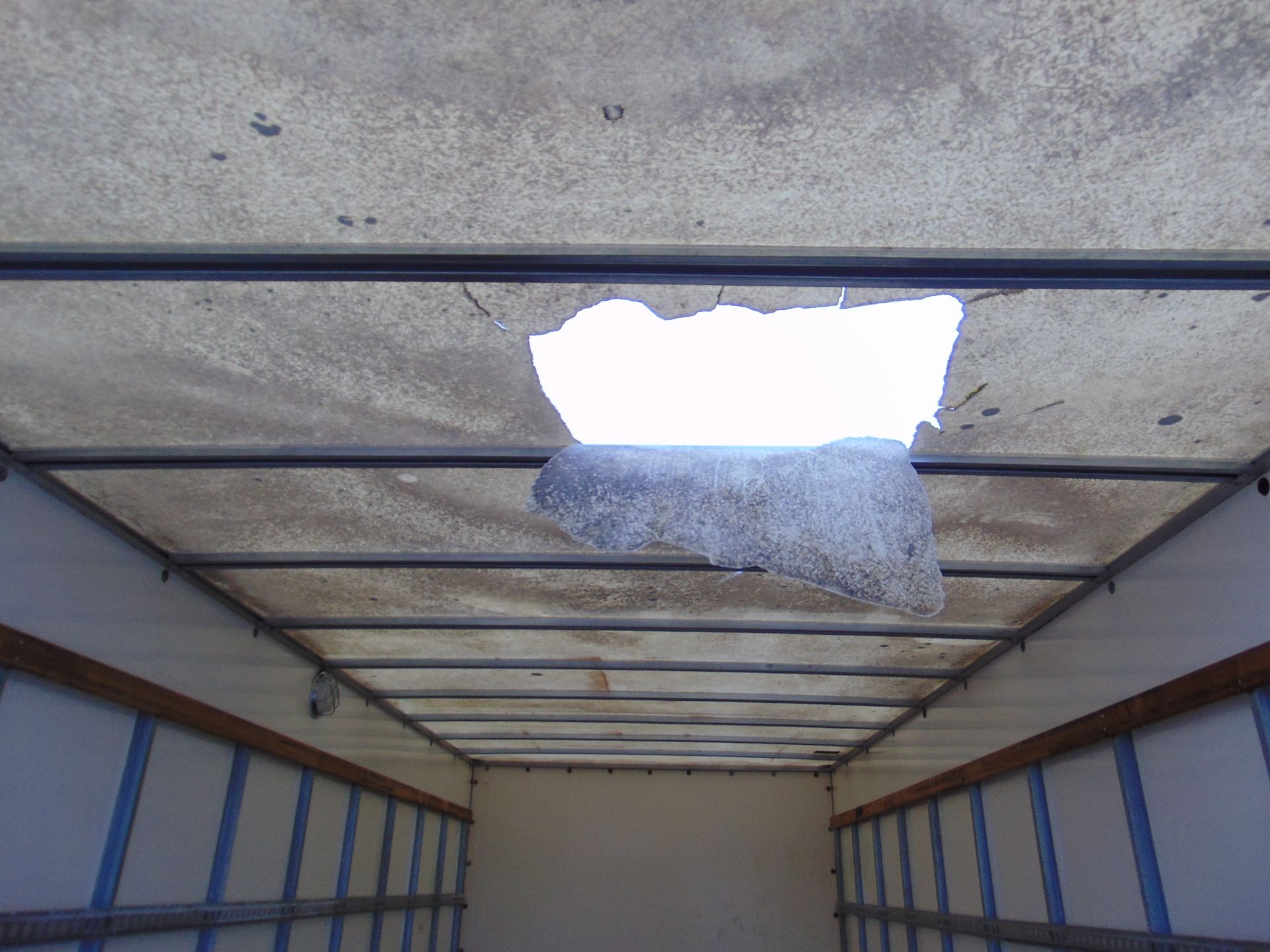 20ft x 8ft HGV Box Body C/W Twin Barn Doors - Image 7 of 10