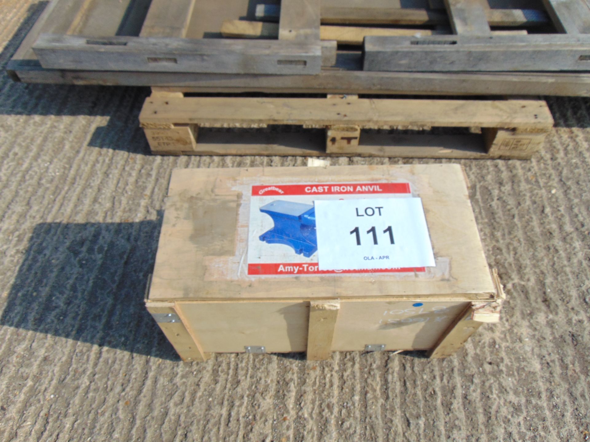 New Unissued 200lb / 90 kgs Cast Iron London Pattern Anvil as shown - Image 5 of 5