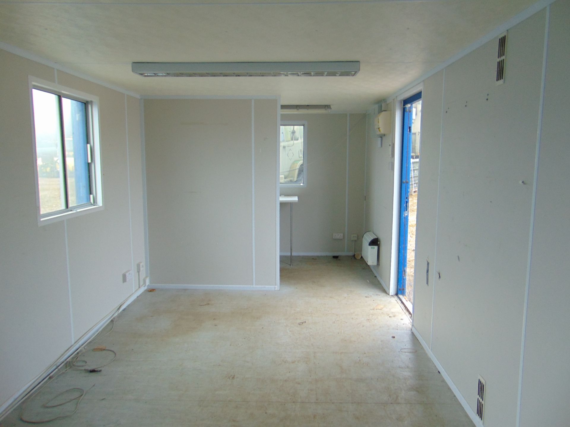32ft x 10ft Steel Anti-Vandal Site Office - Image 18 of 18