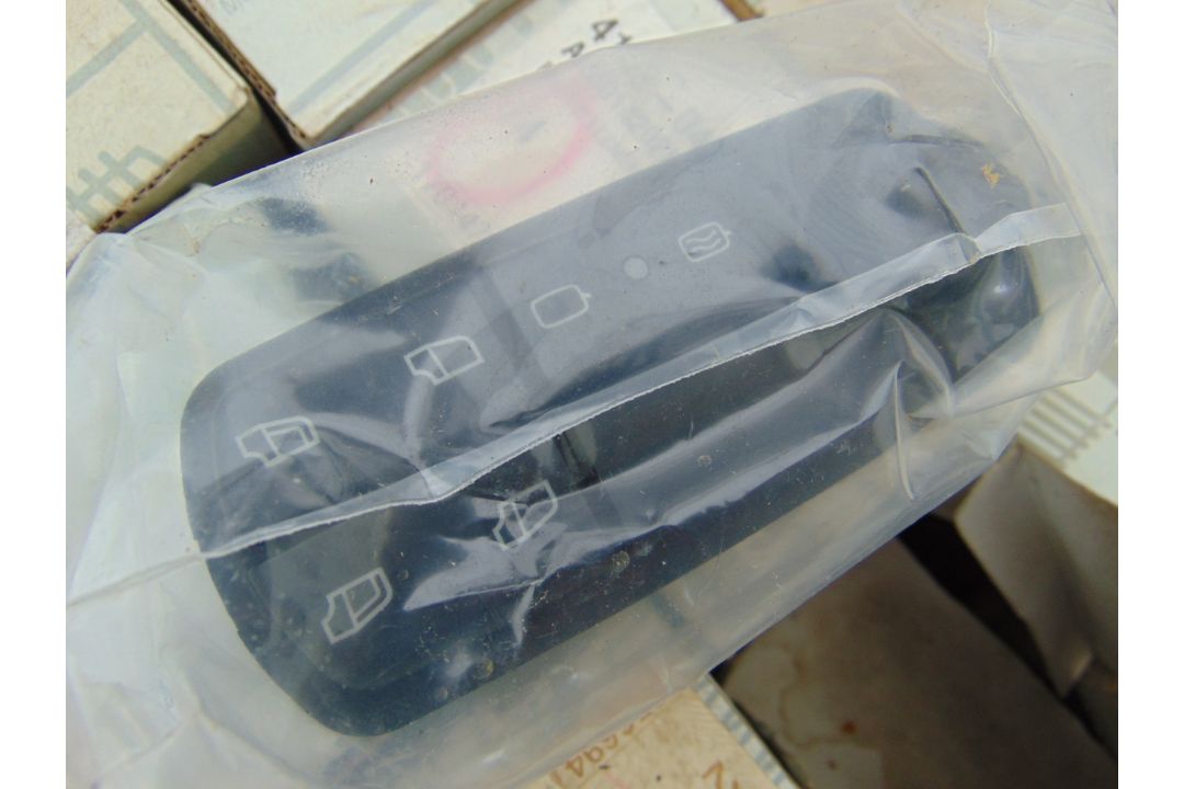 Mixed HGV Light Lenses and Switch Assys - Image 7 of 8