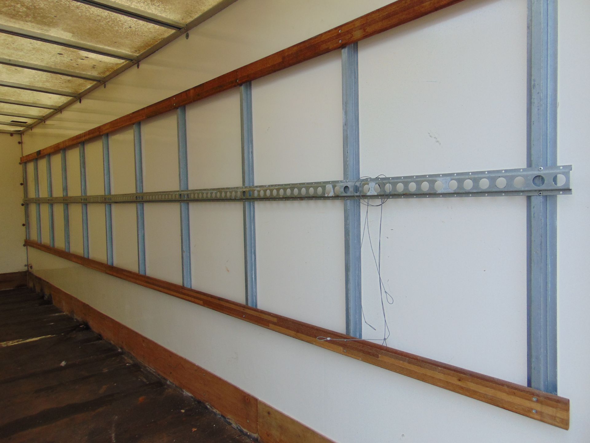 20ft x 8ft HGV Box Body C/W Twin Barn Doors - Image 9 of 10