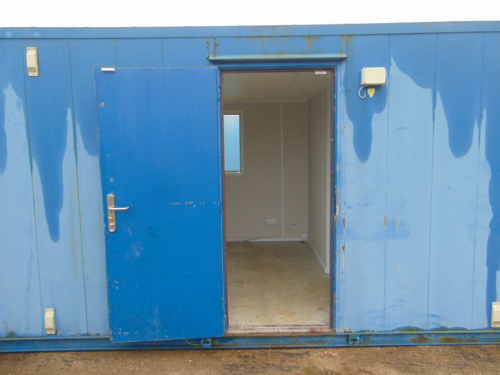 32ft x 10ft Steel Anti-Vandal Site Office - Image 6 of 18