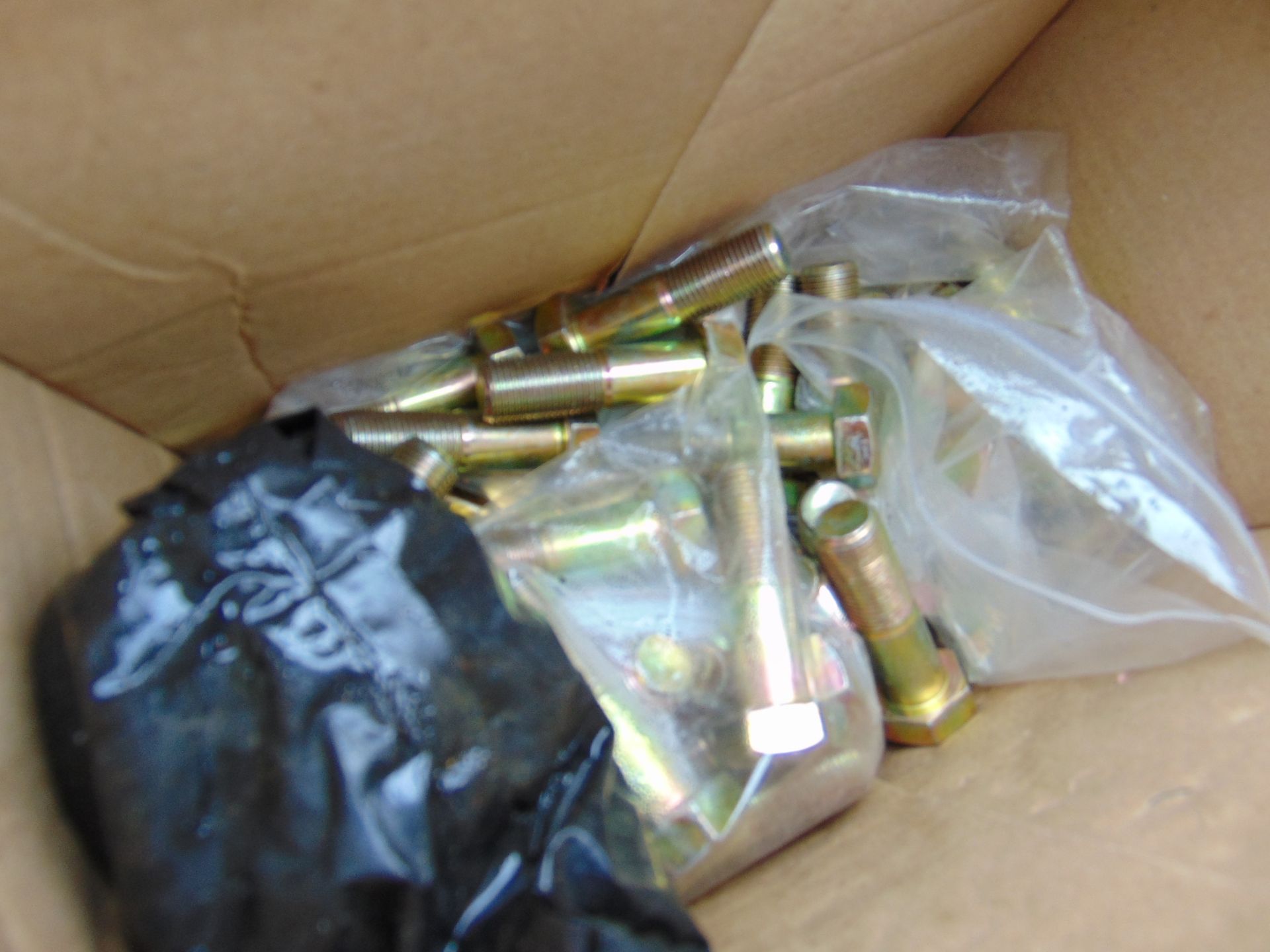 Mixed Vehicle Spares, Wiper Blades, Bulbs, Seat Covers etc - Image 6 of 10