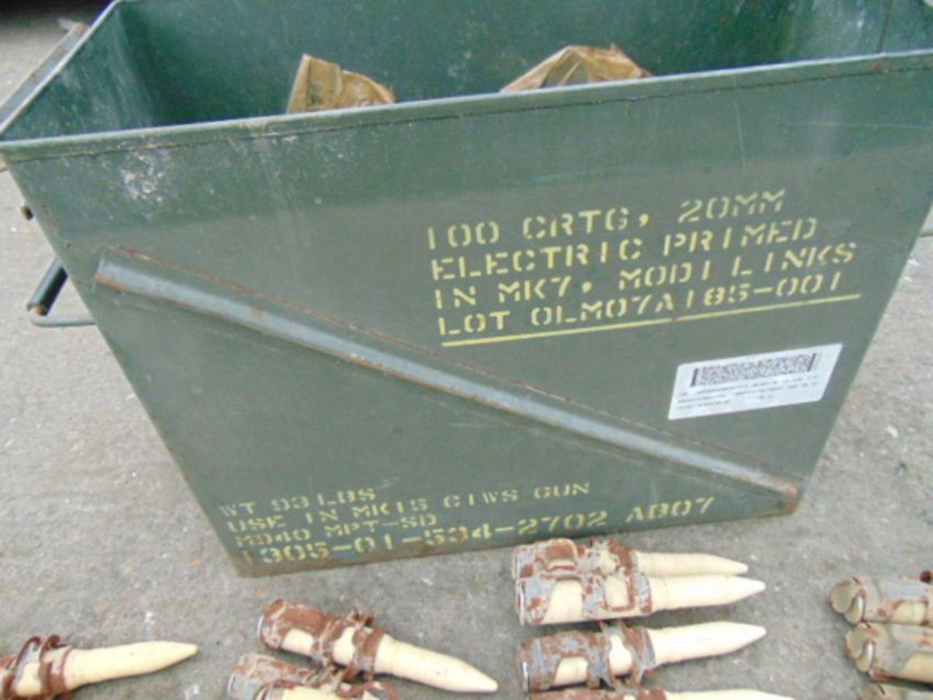 Very Rare AMMO Box containing 85 Dummy 20 mm Shells in Links as shown - Image 4 of 6
