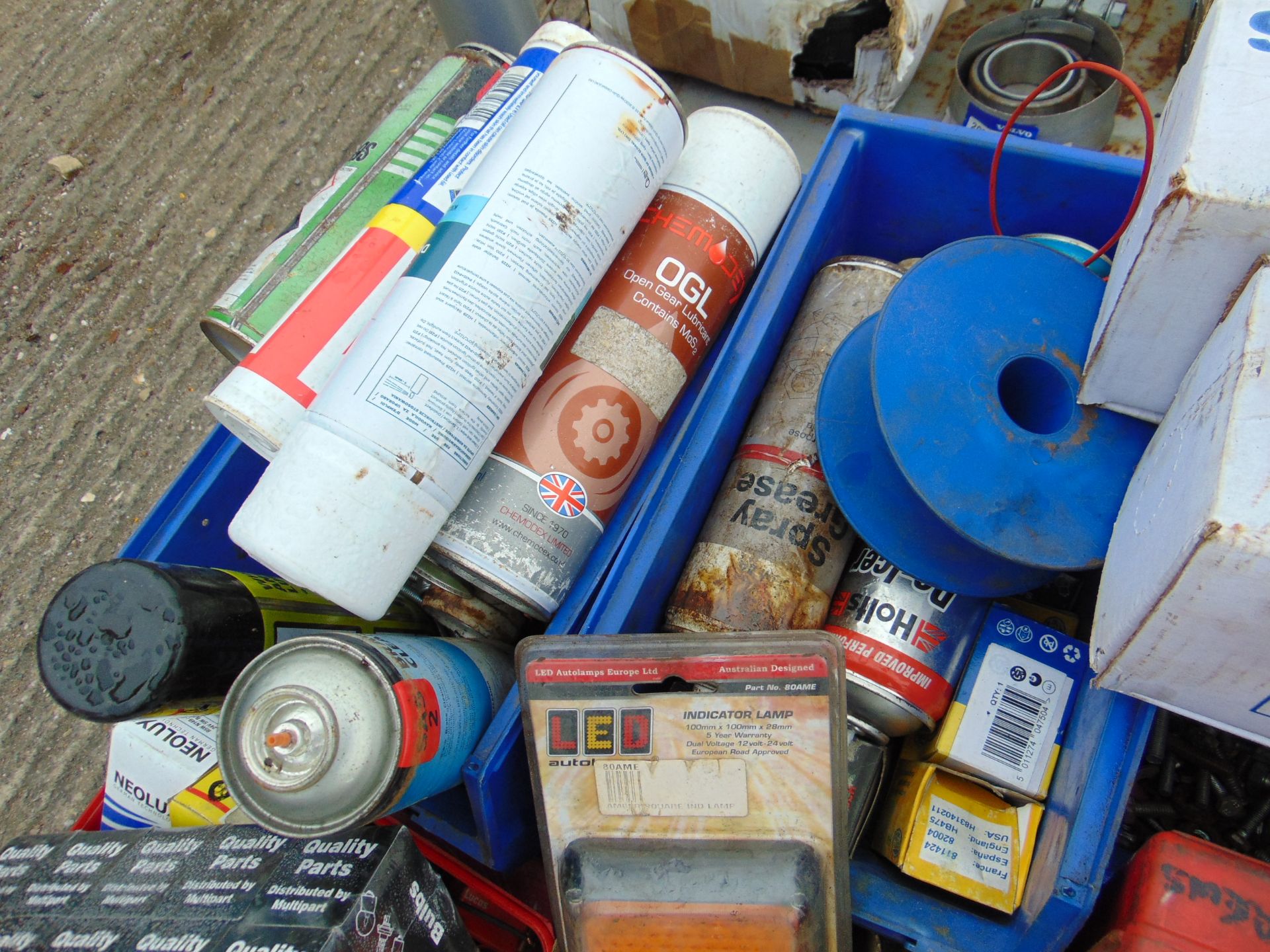 Mixed Vehicle Spares, Wiper Blades, Bulbs, Seat Covers etc - Image 9 of 10