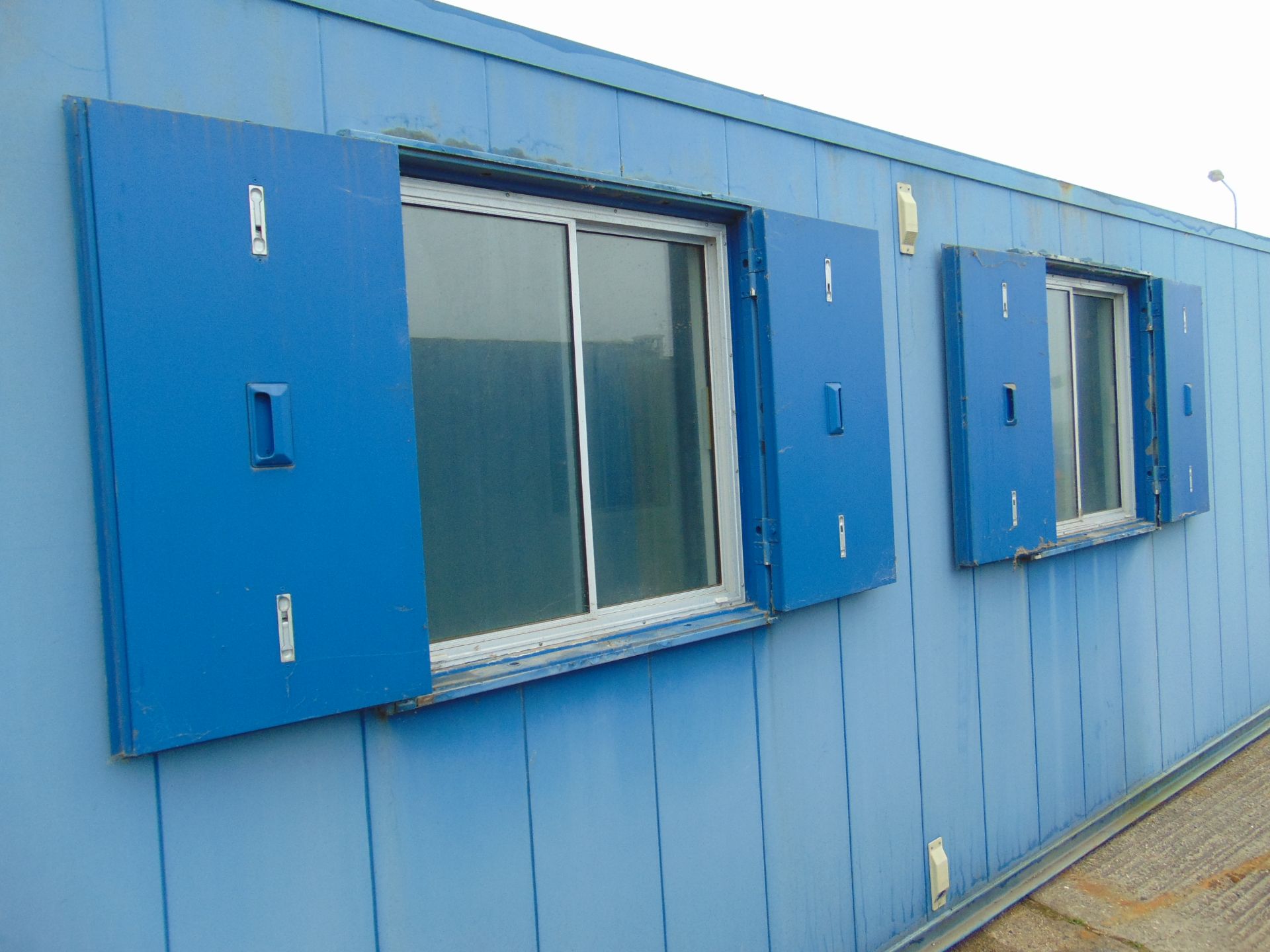 32ft x 10ft Steel Anti-Vandal Site Office - Image 5 of 18
