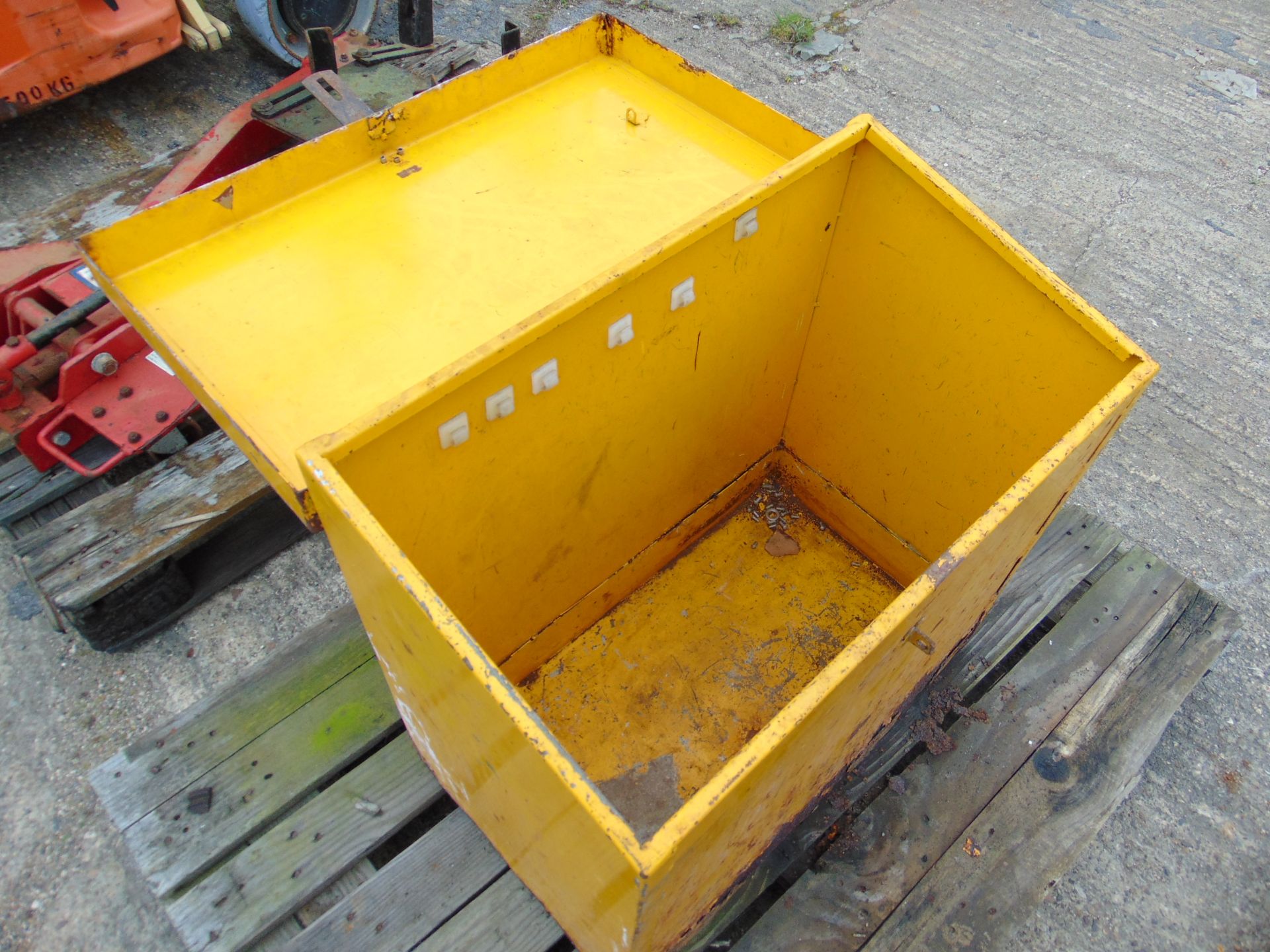 Secure Vehicle Tool / Storage Box - Image 3 of 3