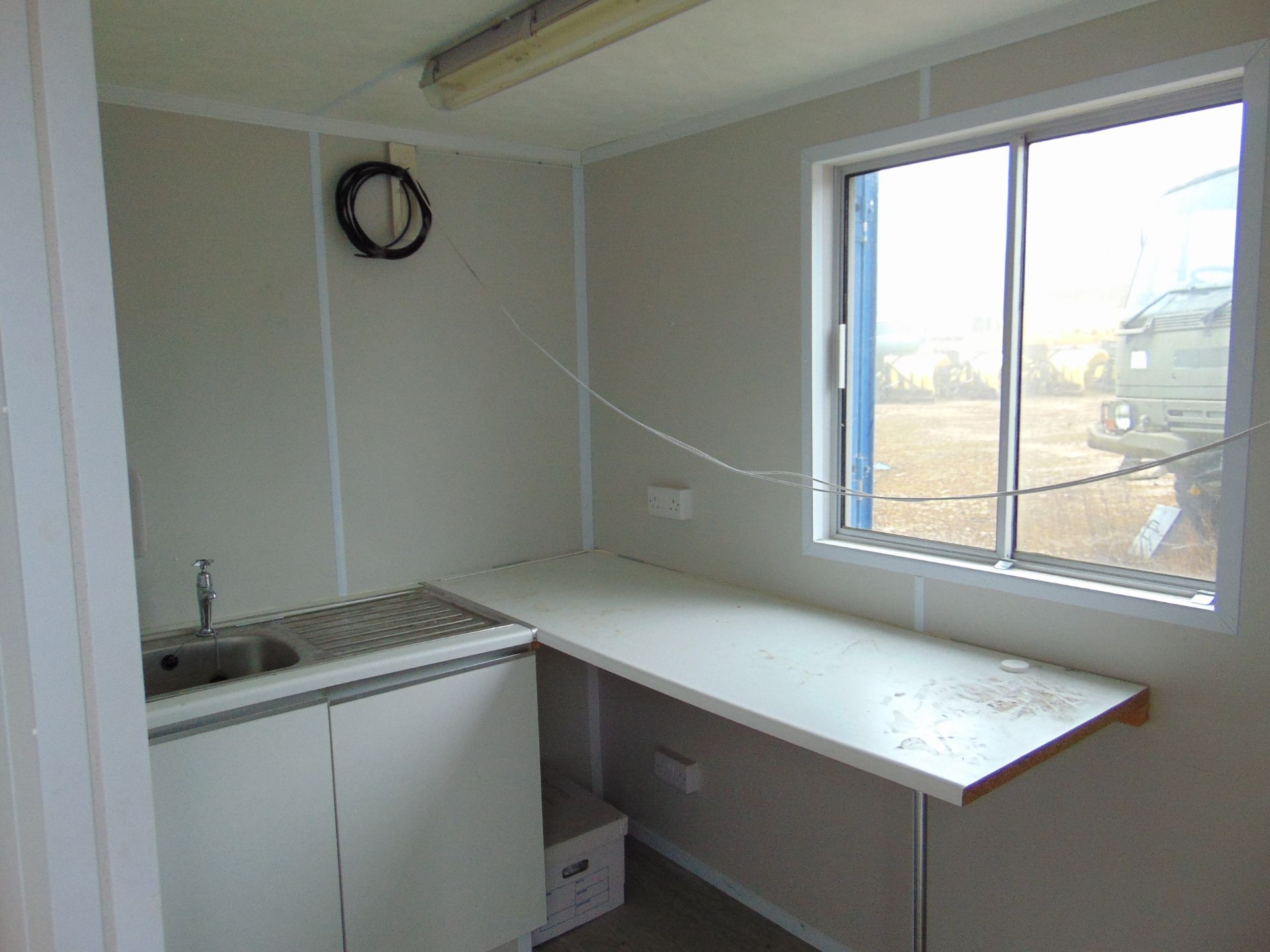 32ft x 10ft Steel Anti-Vandal Site Office - Image 7 of 18