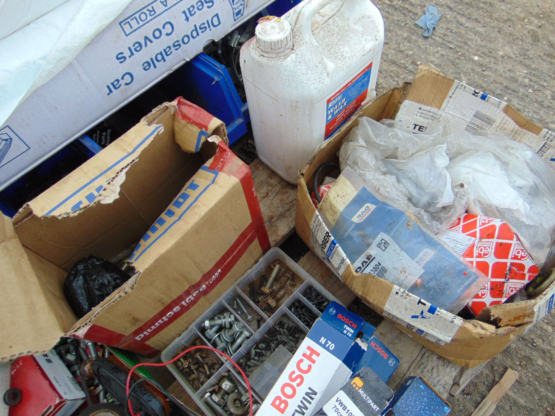 Mixed Vehicle Spares, Wiper Blades, Bulbs, Seat Covers etc - Image 5 of 10
