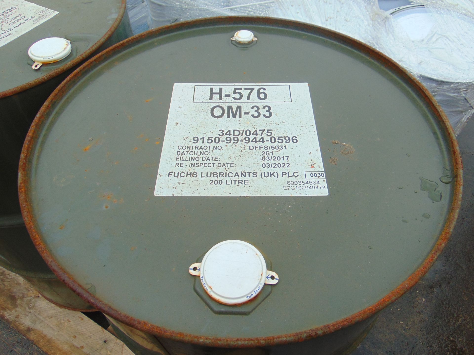 200 litres Barrel of OM-33 High Performance General Purpose Hydraulic Oil - Image 2 of 3