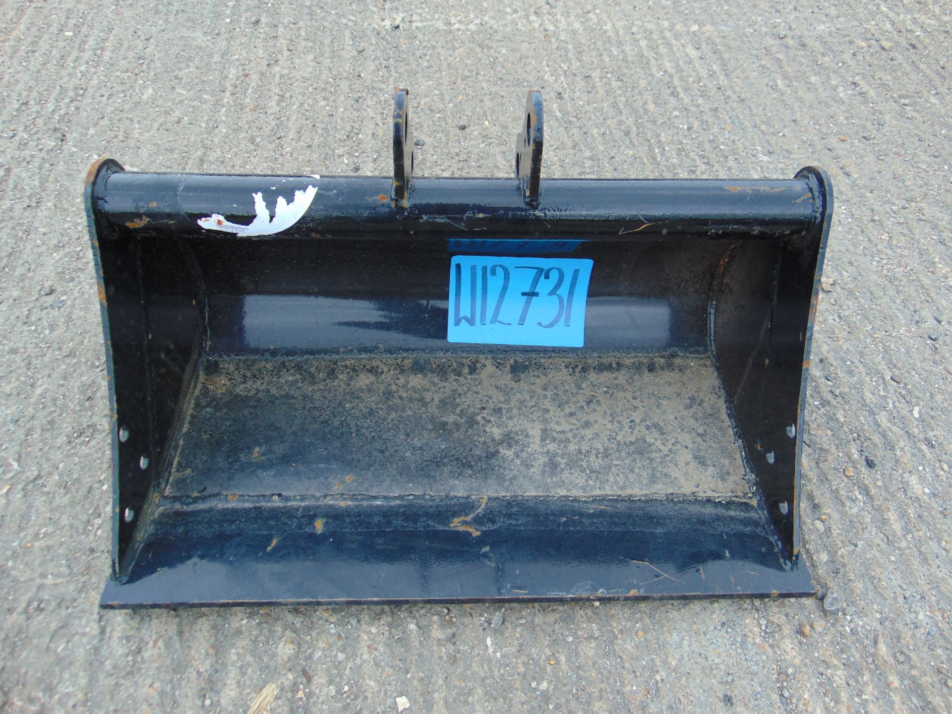 Unissued 24" Digger Bucket 25mm Pins - Image 2 of 4
