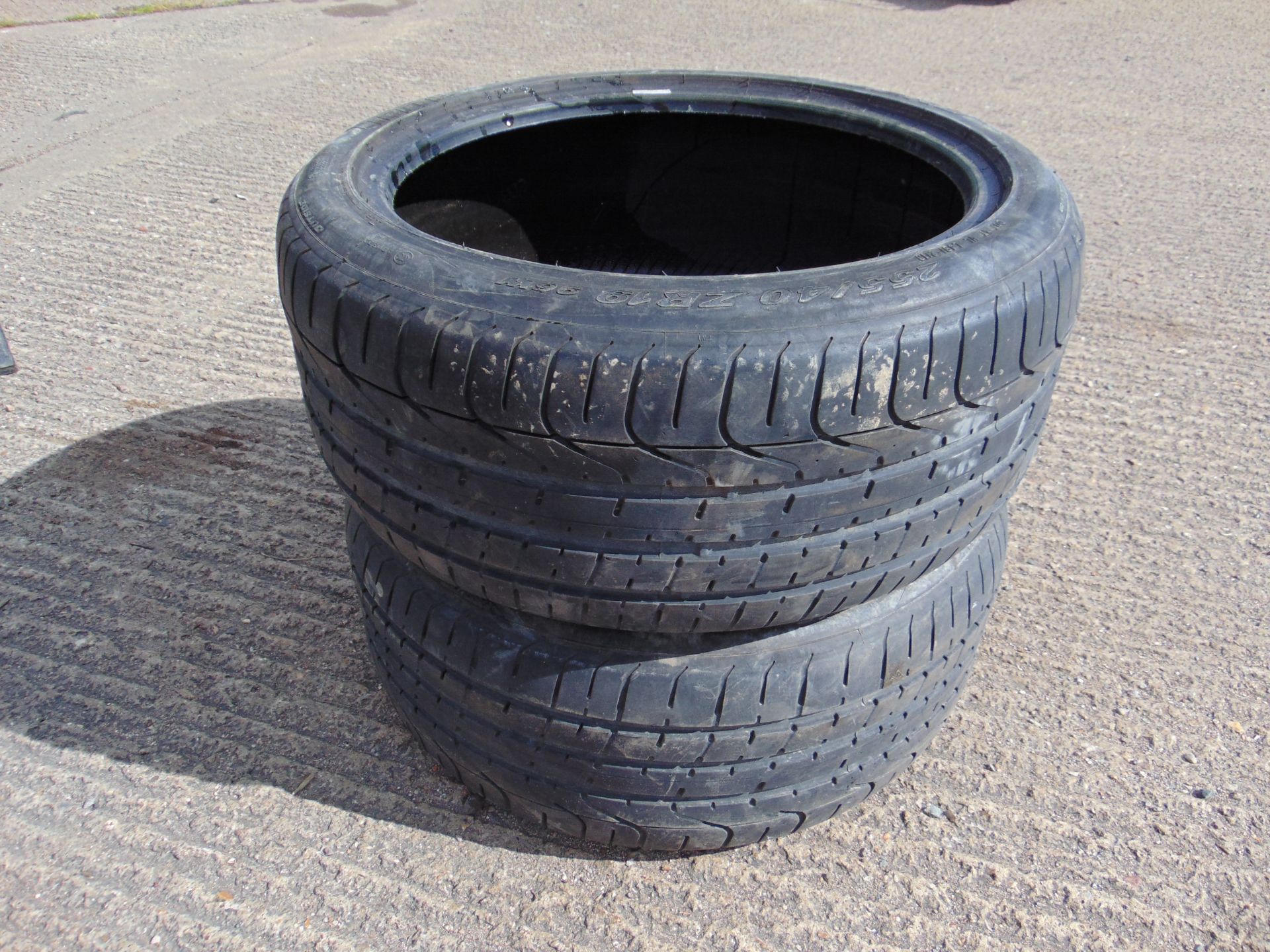 2x Pirelli P Zero 225/40 ZR19 96W Tyres