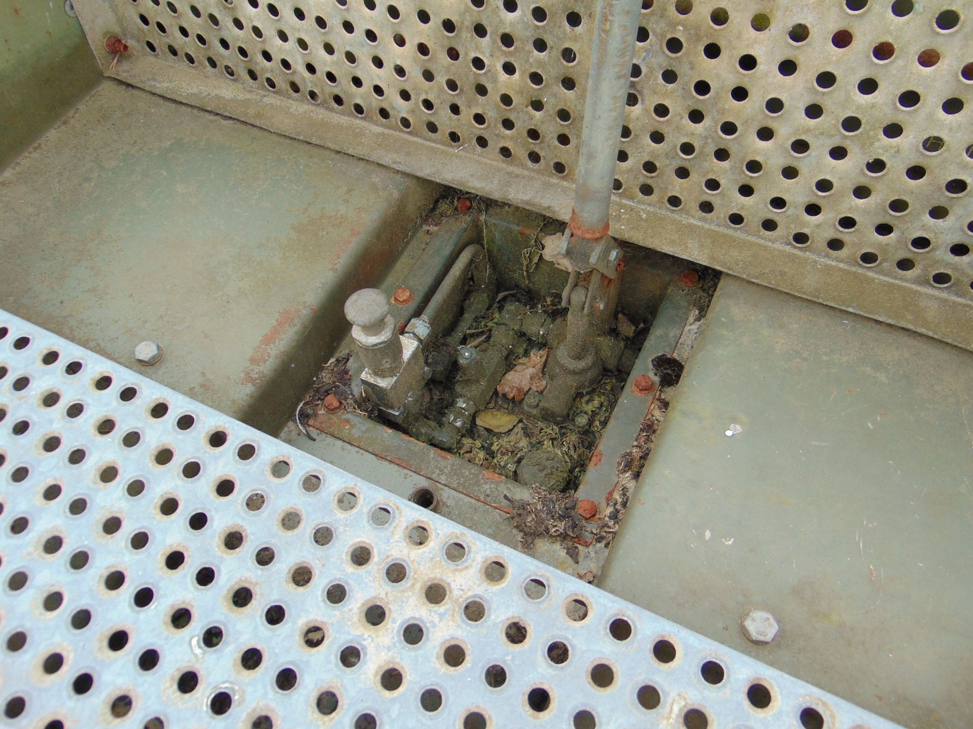 UK Lift Aircraft Hydraulic Access Platform from RAF as Shown - Image 12 of 13