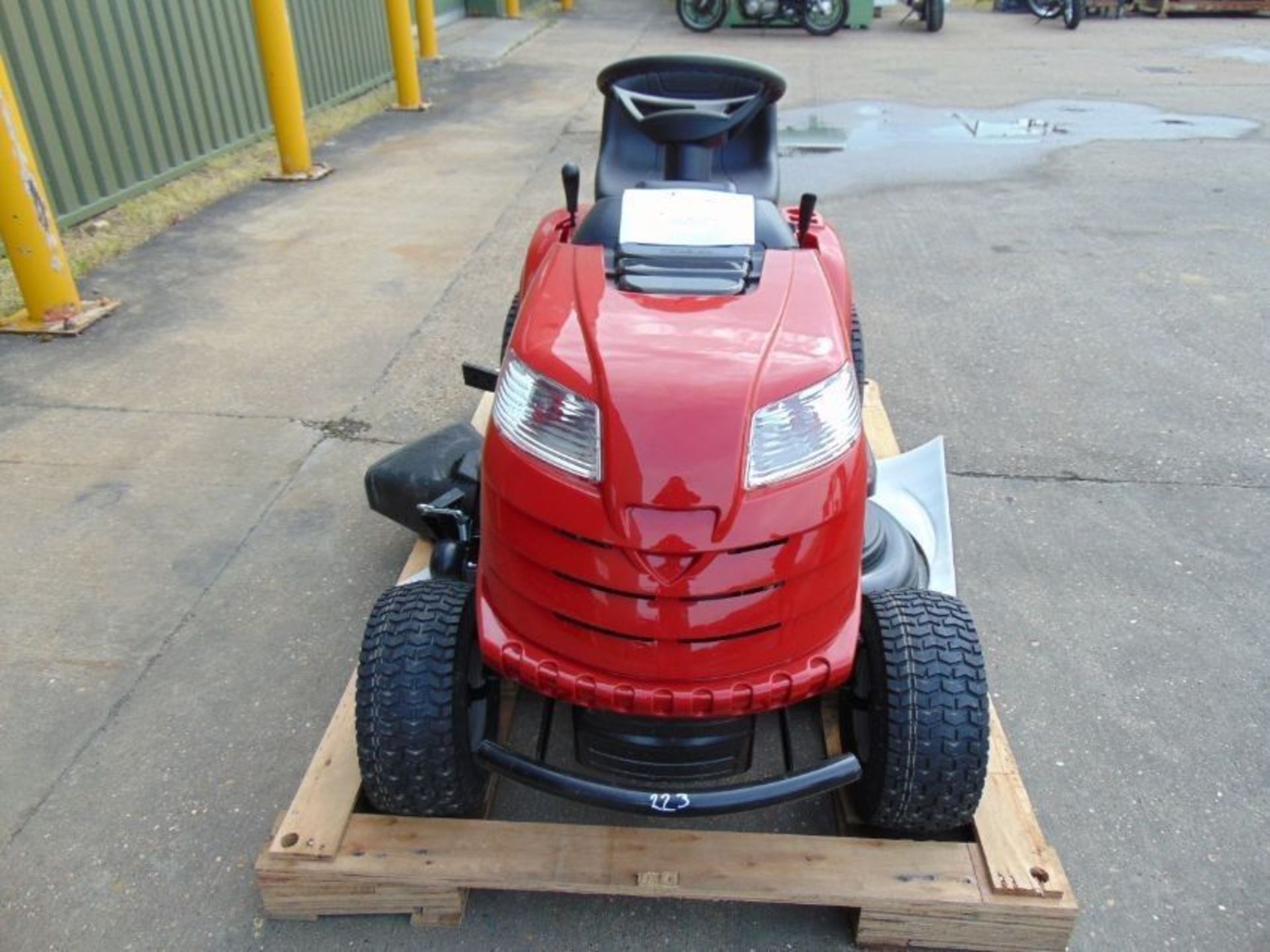 New Unused Mountfiled T38M-SD Garden Tractor Ride On Lawn Mower STIGA ST450 Engine - Image 4 of 20