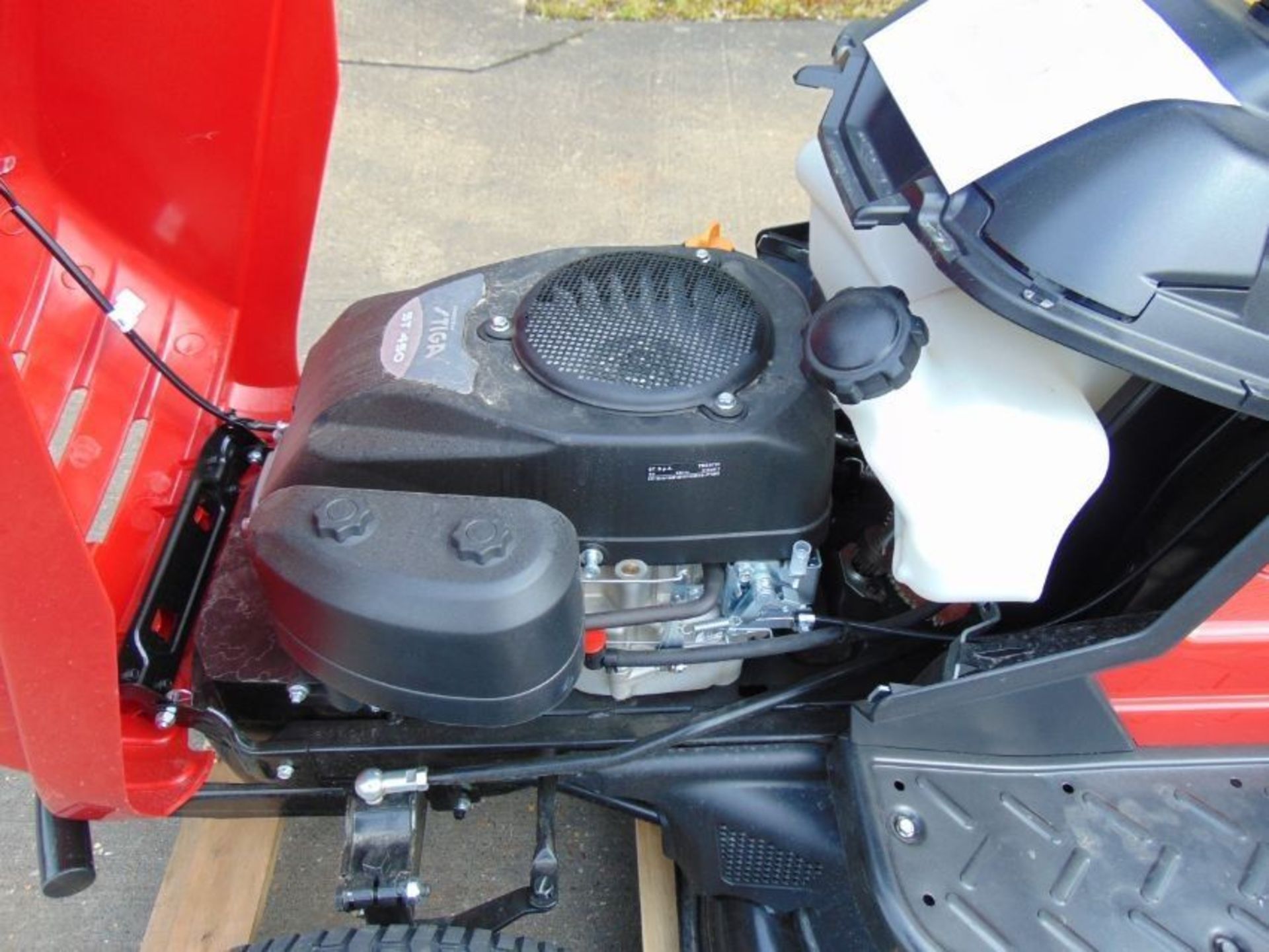 New Unused Mountfiled T38M-SD Garden Tractor Ride On Lawn Mower STIGA ST450 Engine - Image 18 of 20