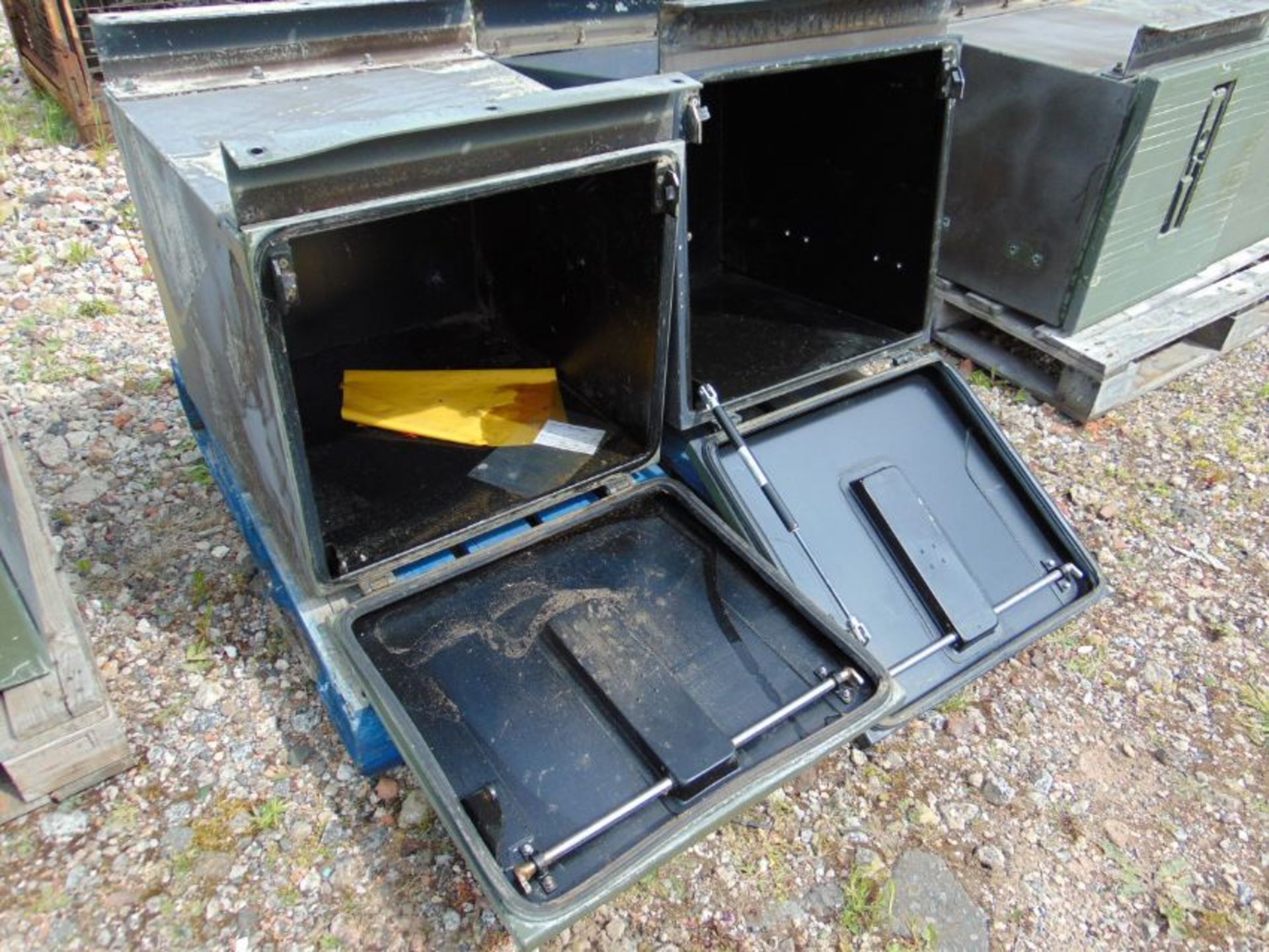 2 x MAN HX60 / HGV Lockable Side Locker Van, Truck, Trailer, Secure Tool boxes - Image 4 of 6