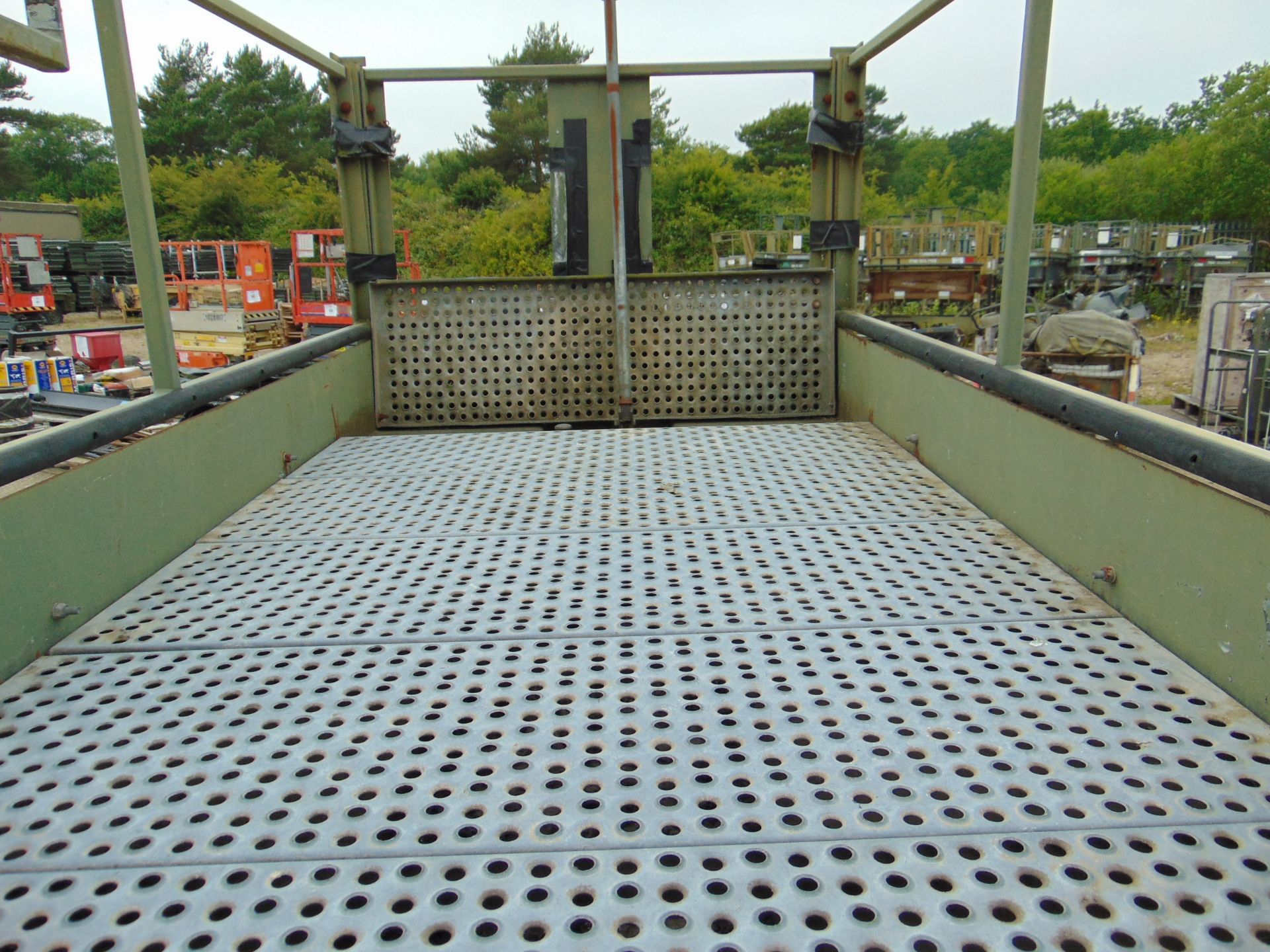 UK Lift Aircraft Hydraulic Access Platform from RAF as Shown - Image 9 of 13