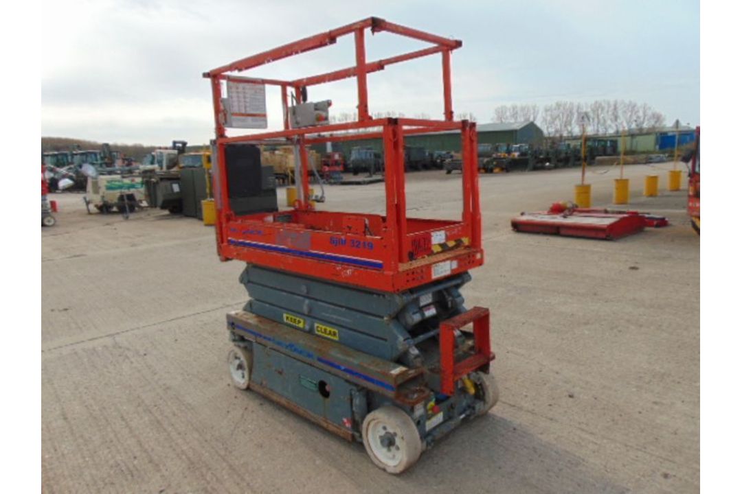SKYJACK SJIII 3219 Electric Scissor Lift Access Platform ONLY 216 Hours! - Image 6 of 16