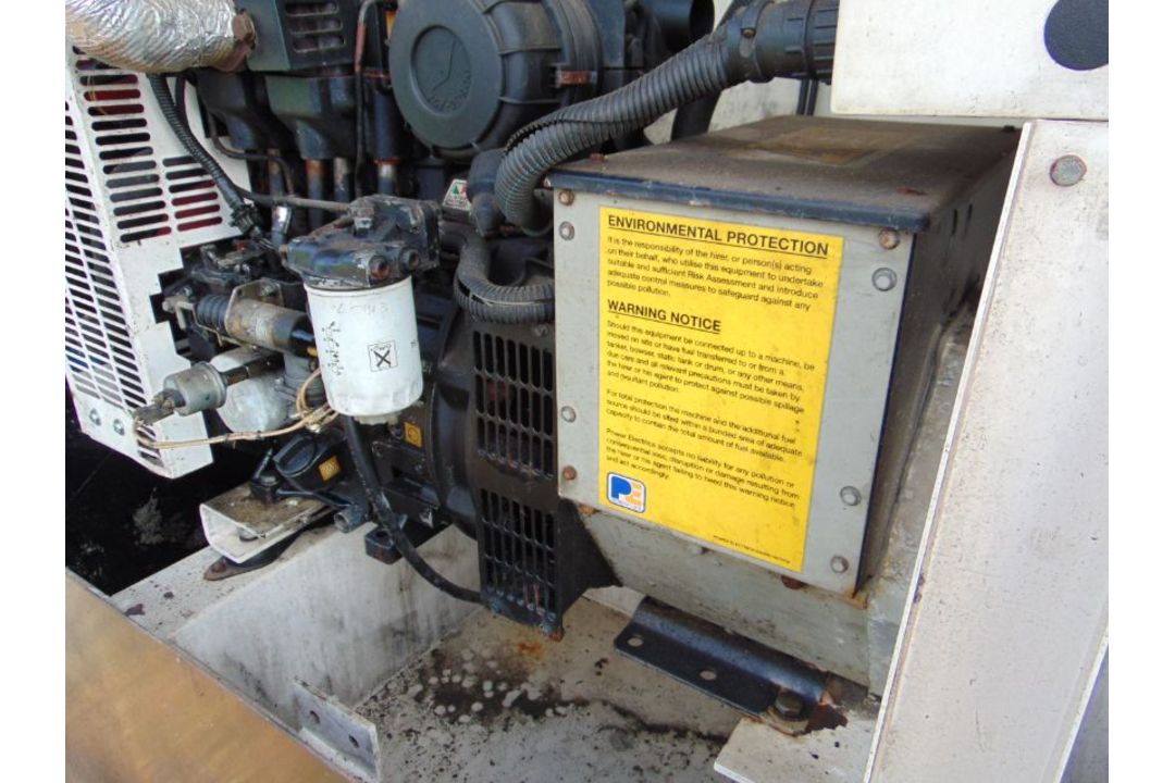 Containerised 8 KVA Lister Petter Diesel Generator - Image 10 of 13